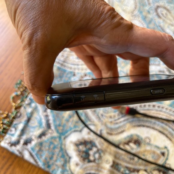 AT&T ZTE Mobile Hotspot router, puck, internet and charging cord - Picture 12 of 15